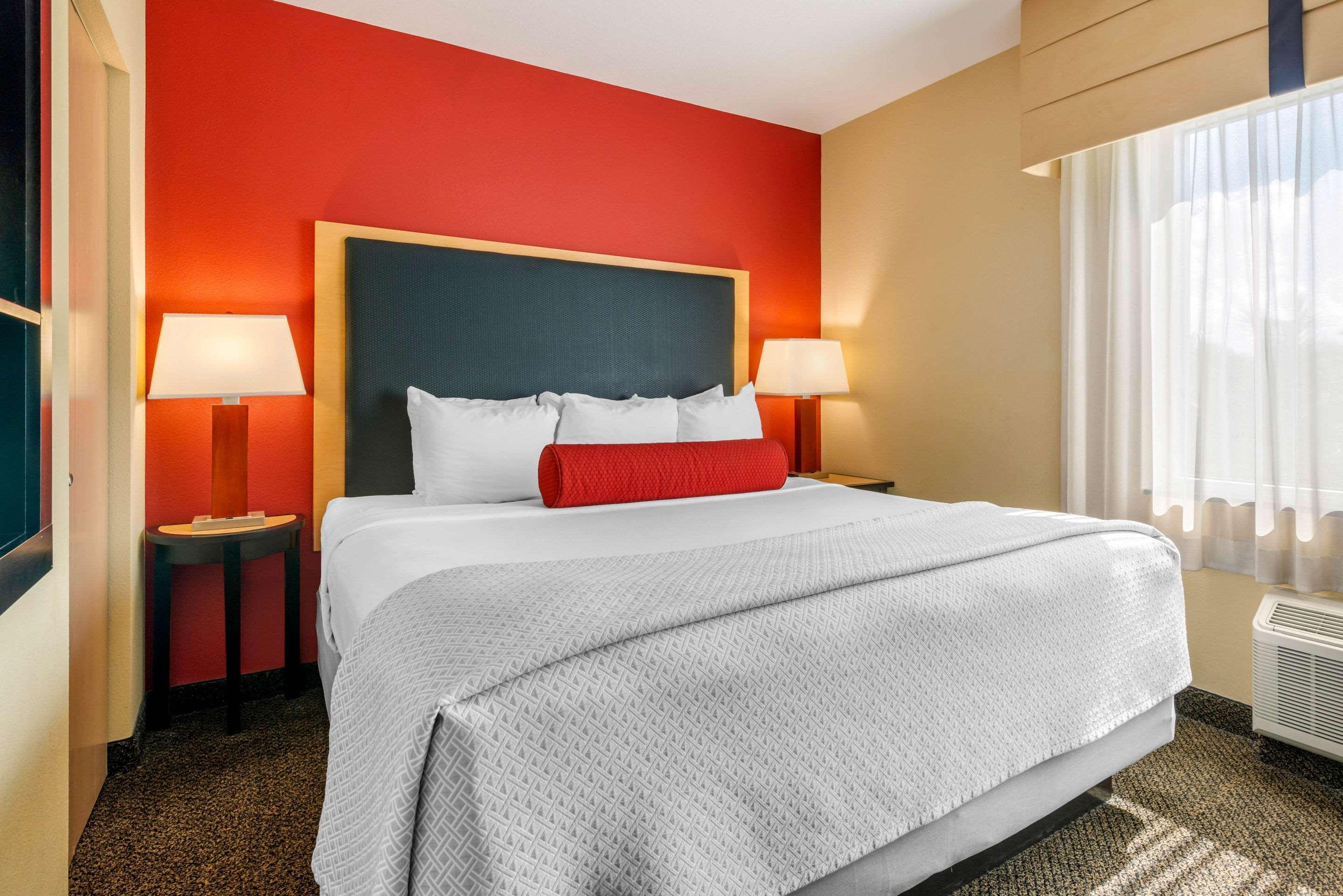 Cambria Hotel Ft Lauderdale, Airport South & Cruise Port Дейния Бийч Екстериор снимка