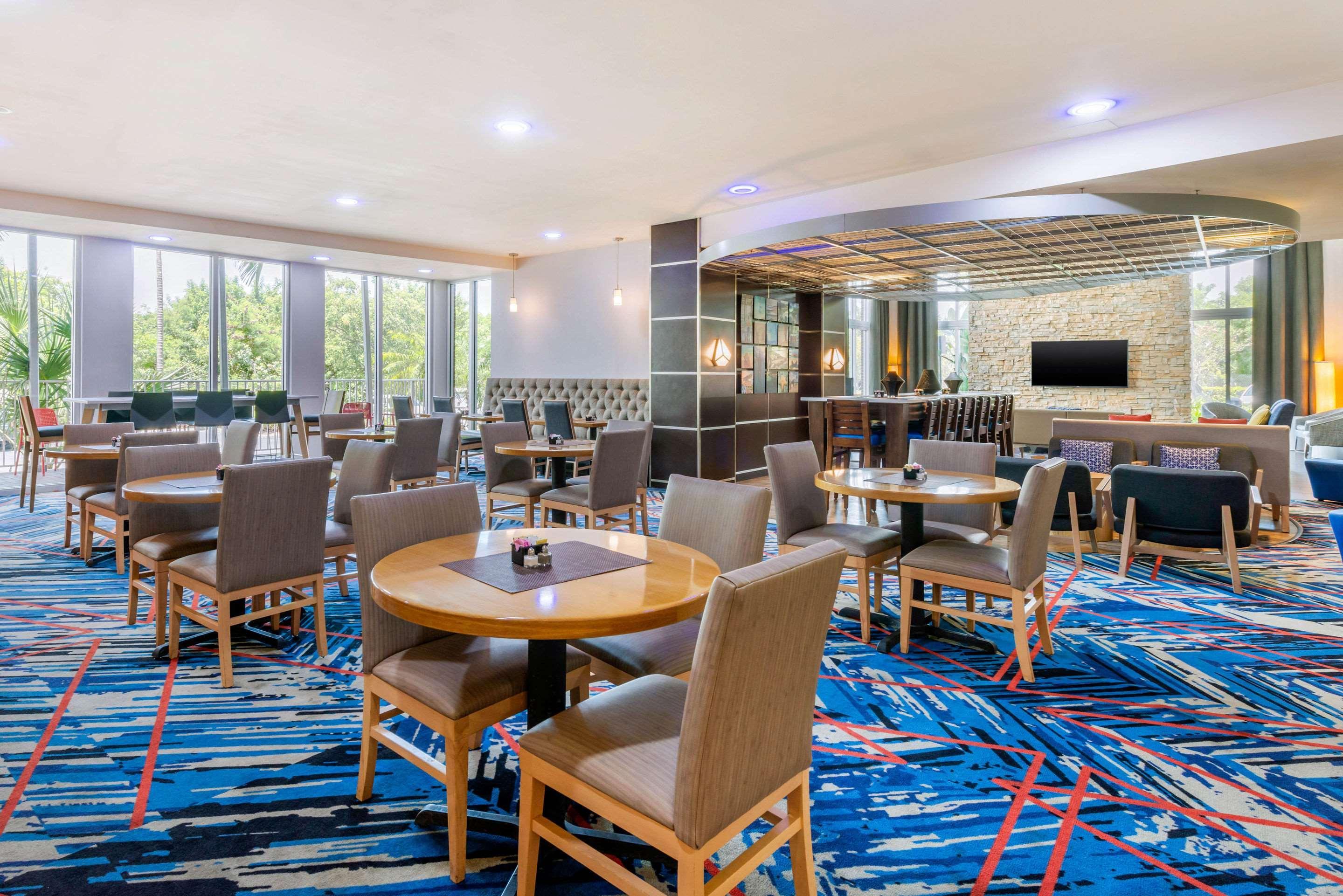 Cambria Hotel Ft Lauderdale, Airport South & Cruise Port Дейния Бийч Екстериор снимка
