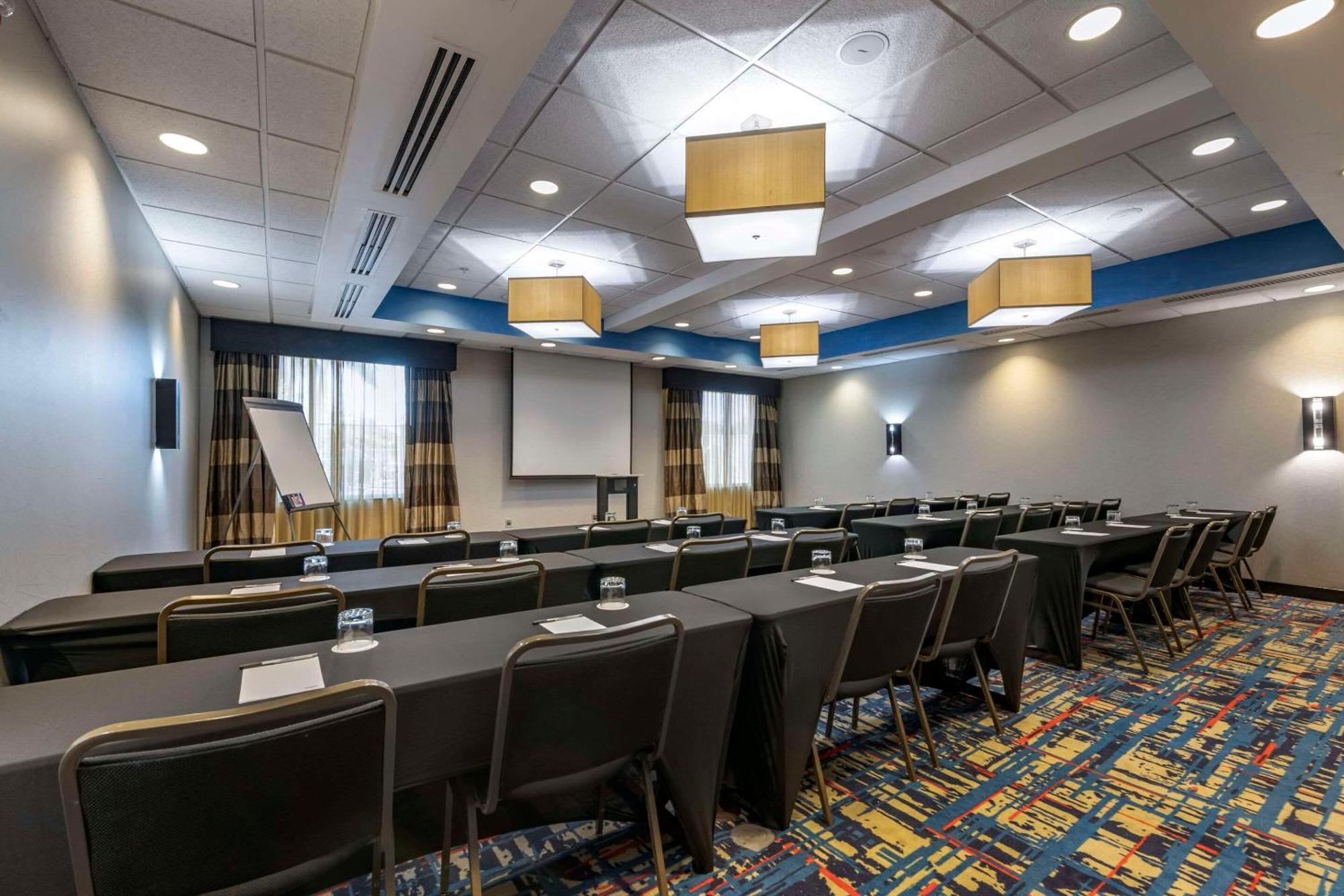 Cambria Hotel Ft Lauderdale, Airport South & Cruise Port Дейния Бийч Екстериор снимка
