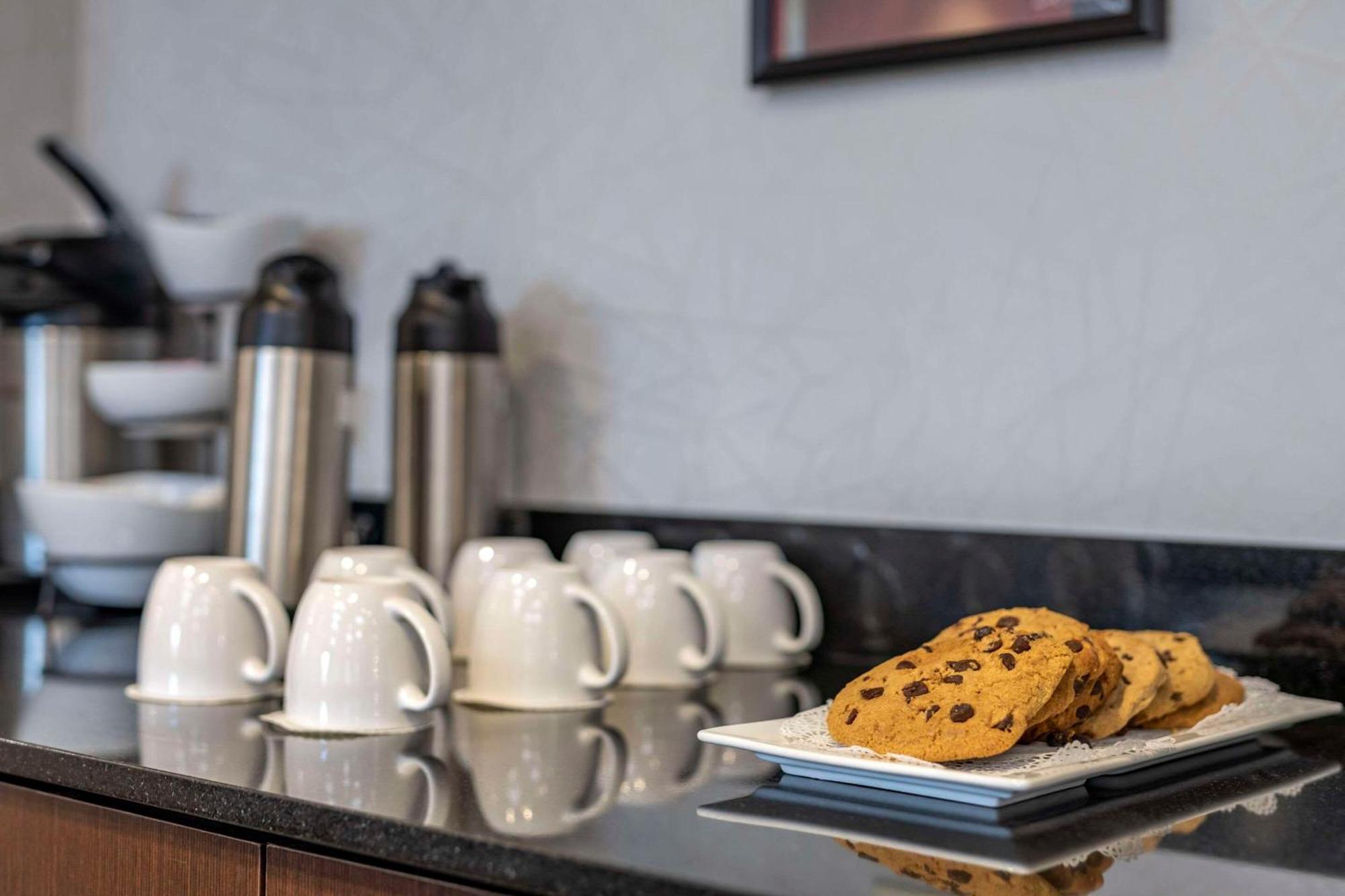 Cambria Hotel Ft Lauderdale, Airport South & Cruise Port Дейния Бийч Екстериор снимка