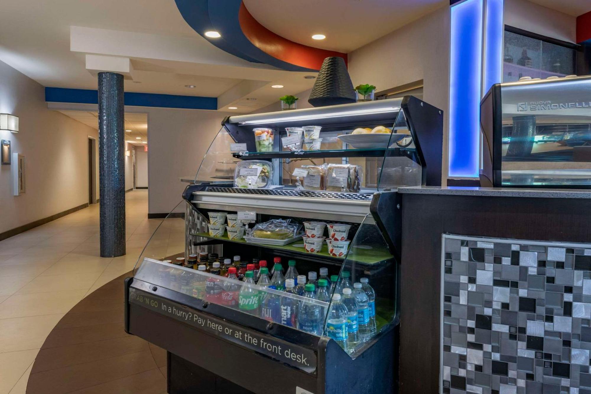 Cambria Hotel Ft Lauderdale, Airport South & Cruise Port Дейния Бийч Екстериор снимка