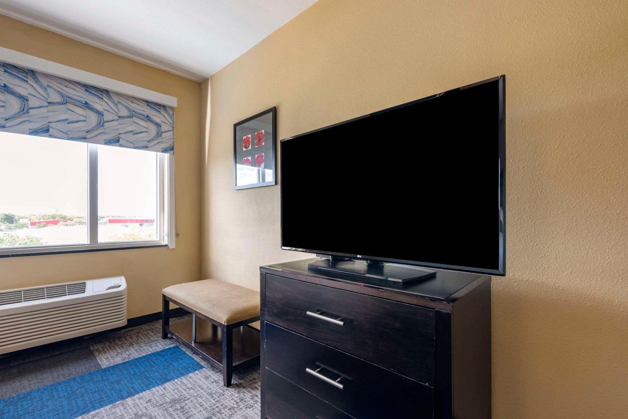Cambria Hotel Ft Lauderdale, Airport South & Cruise Port Дейния Бийч Екстериор снимка