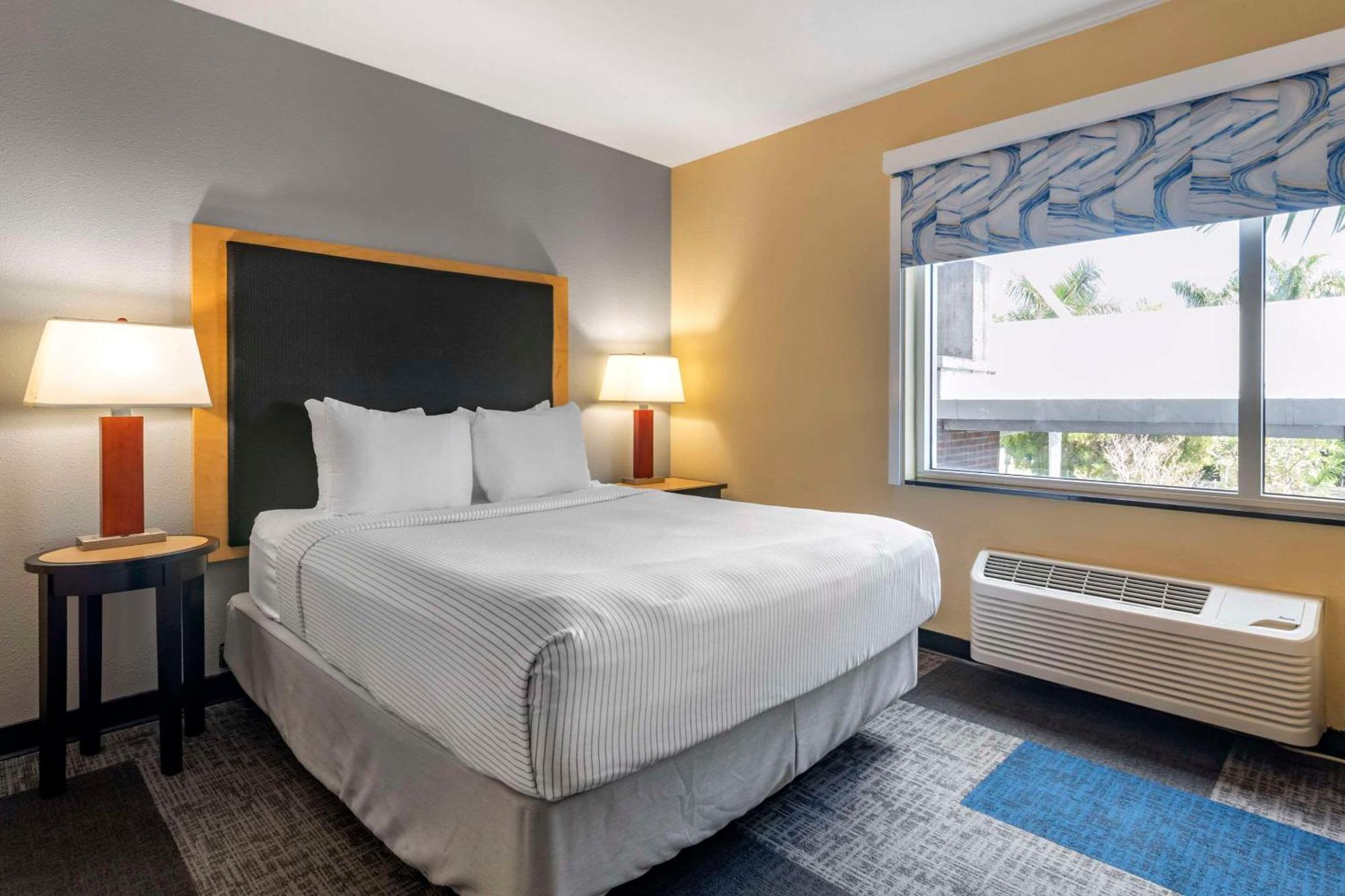 Cambria Hotel Ft Lauderdale, Airport South & Cruise Port Дейния Бийч Екстериор снимка