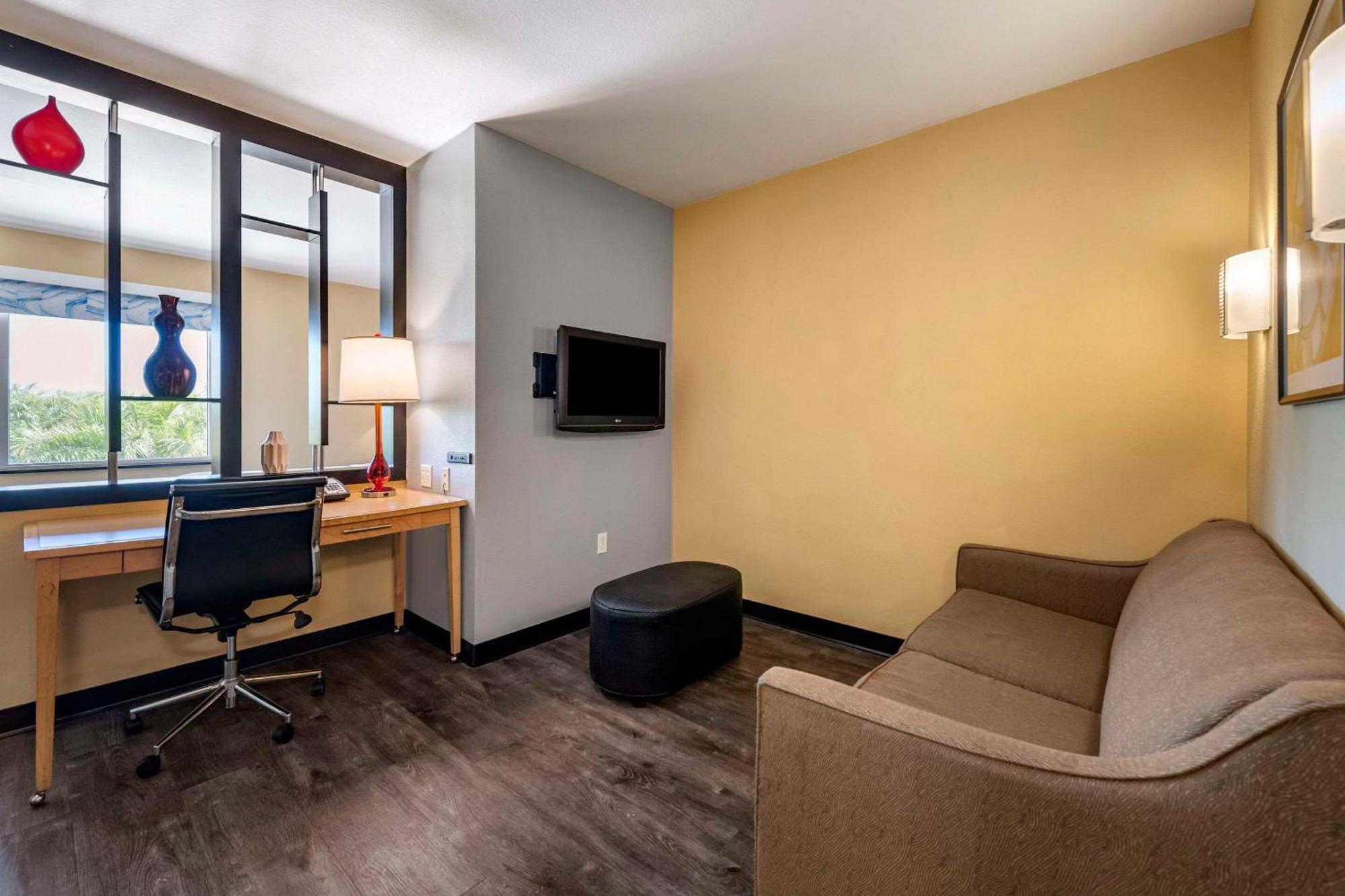 Cambria Hotel Ft Lauderdale, Airport South & Cruise Port Дейния Бийч Екстериор снимка