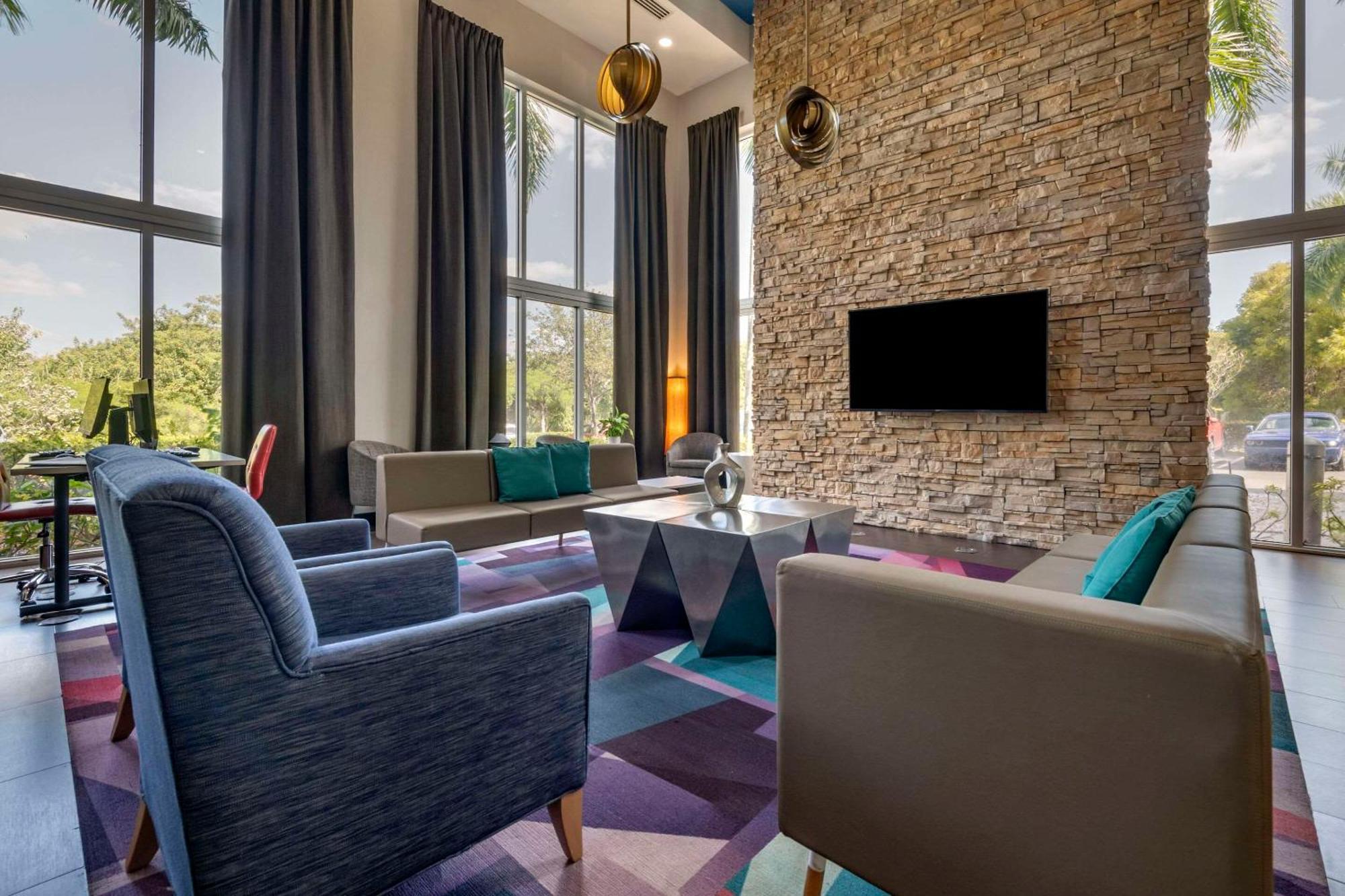 Cambria Hotel Ft Lauderdale, Airport South & Cruise Port Дейния Бийч Екстериор снимка