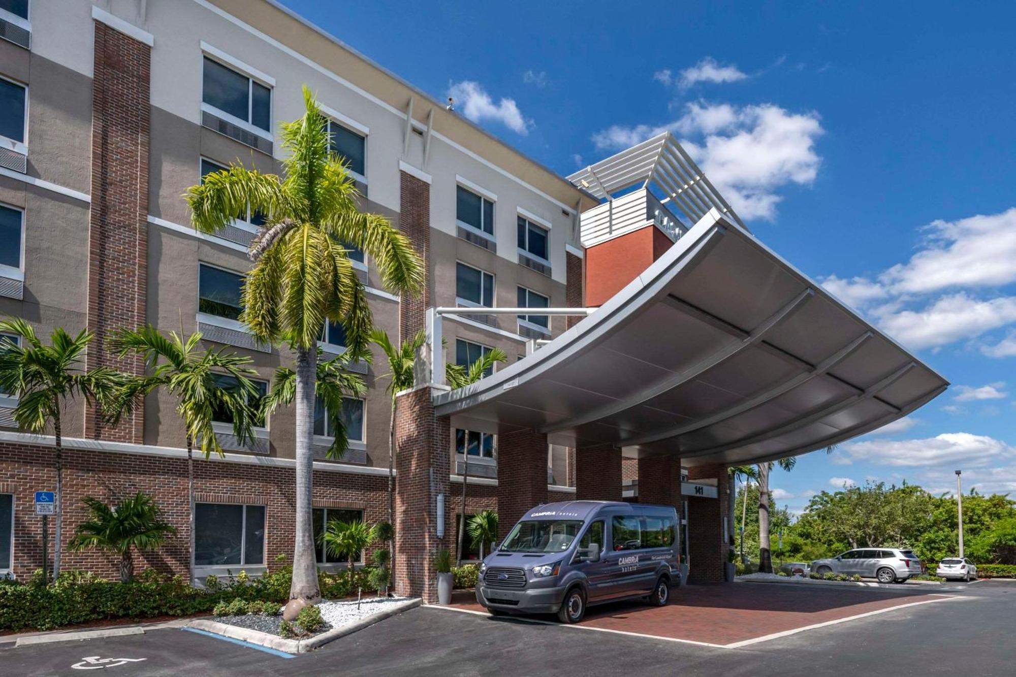 Cambria Hotel Ft Lauderdale, Airport South & Cruise Port Дейния Бийч Екстериор снимка